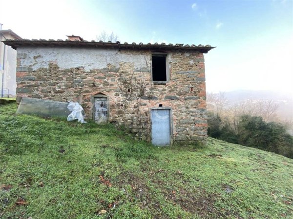 casa indipendente in vendita a Cavriglia in zona Neri