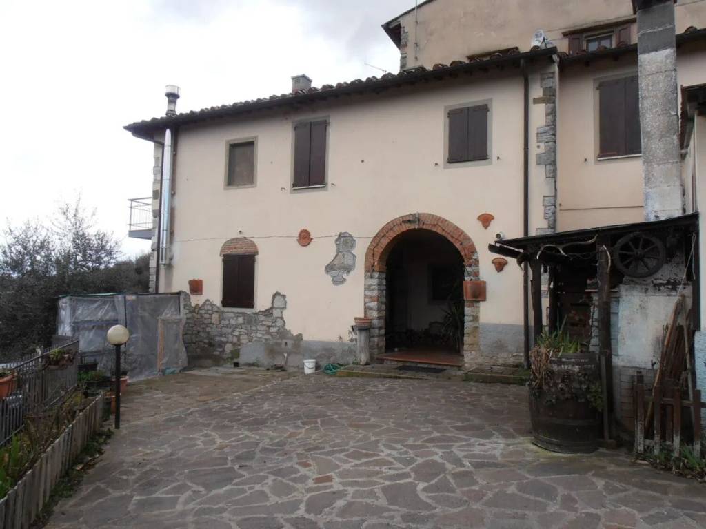 casa indipendente in vendita a Cavriglia