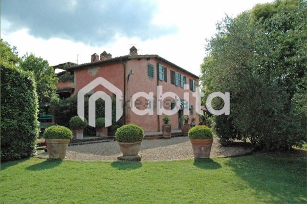 casale in vendita a Cavriglia