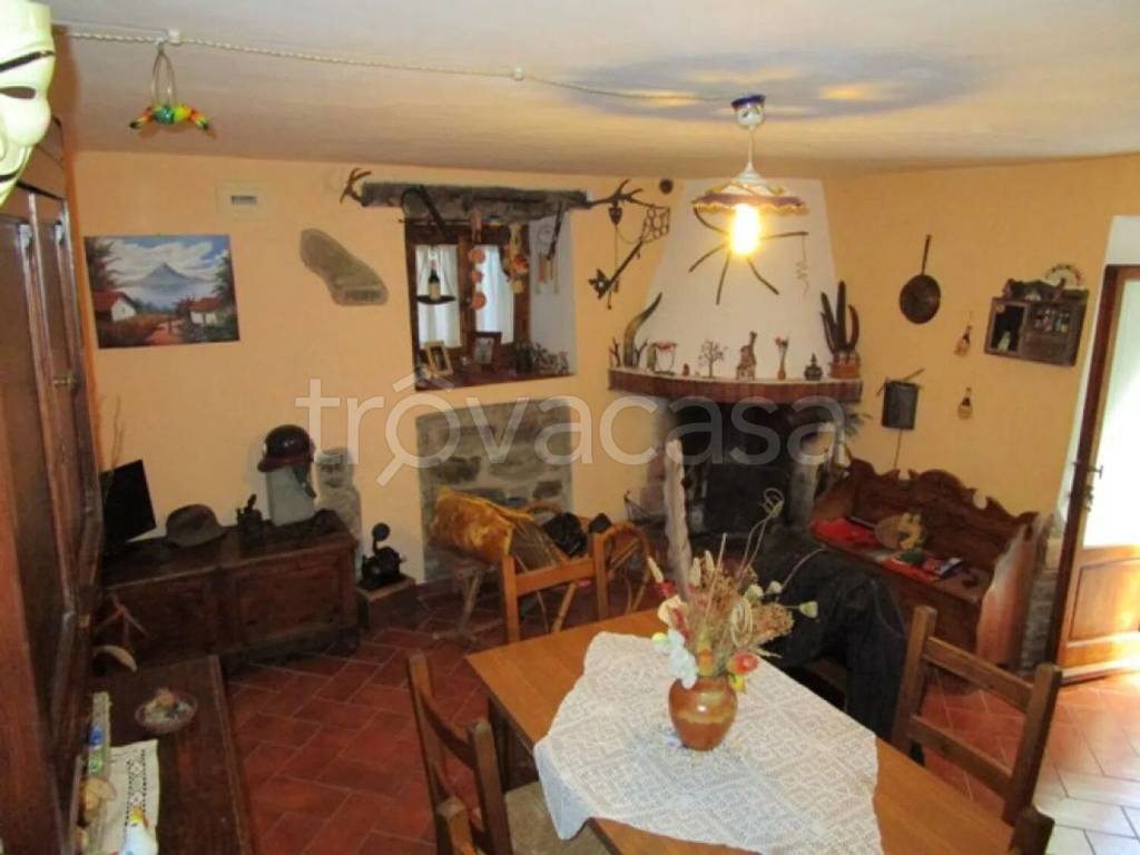 casa indipendente in vendita a Cavriglia