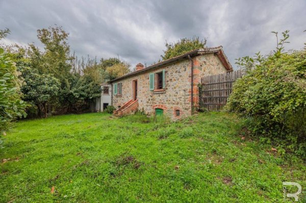 casa indipendente in vendita a Cavriglia