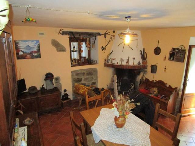 intera palazzina in vendita a Cavriglia