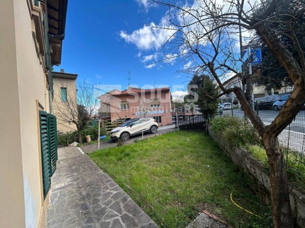 casa indipendente in vendita a Cavriglia