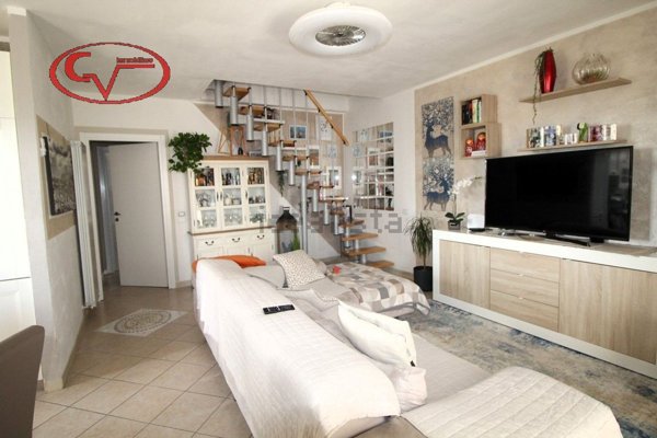 casa indipendente in vendita a Cavriglia
