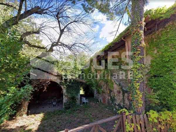 casa indipendente in vendita a Cavriglia