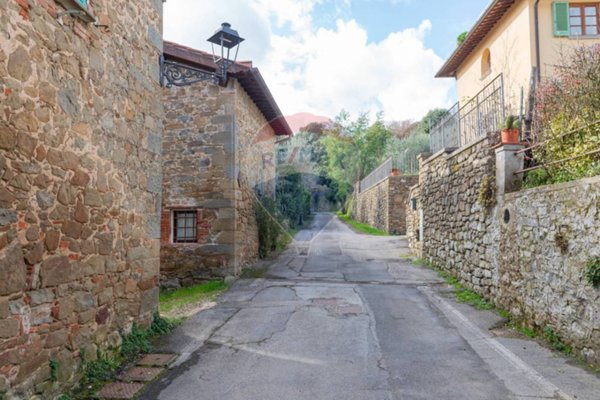 casa indipendente in vendita a Cavriglia in zona Montegonzi