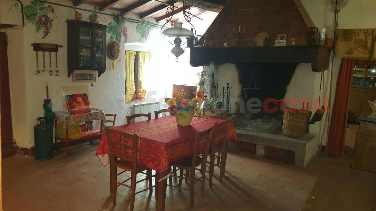 casa indipendente in vendita a Cavriglia