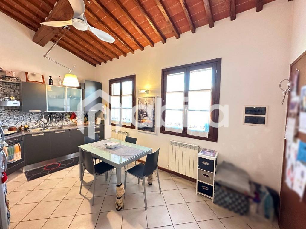 appartamento in vendita a Cavriglia in zona Santa Barbara
