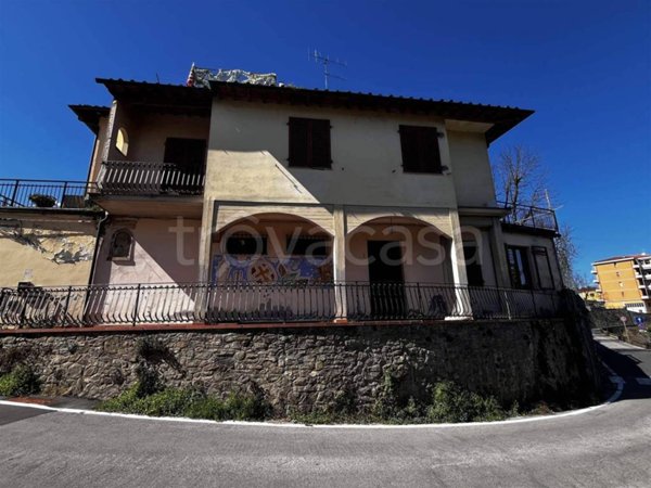 casa indipendente in vendita a Cavriglia