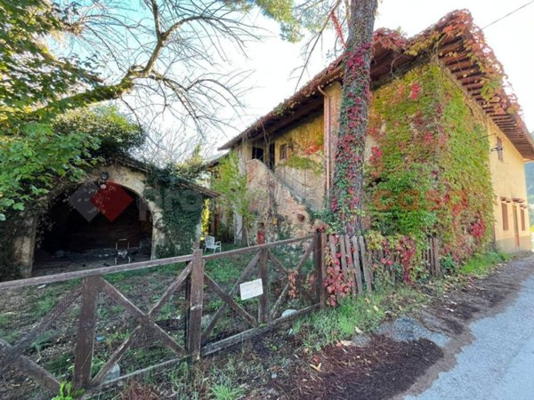 casa indipendente in vendita a Cavriglia