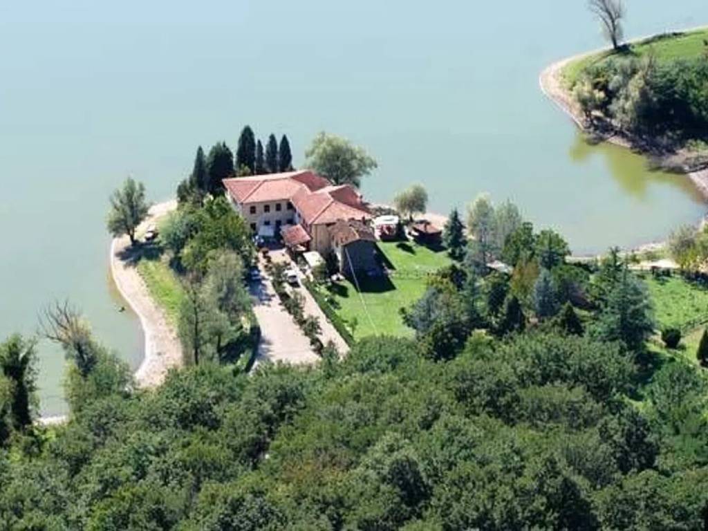 intera palazzina in vendita a Cavriglia