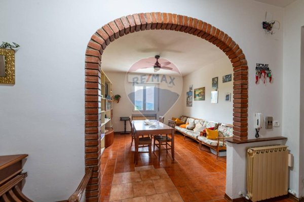 appartamento in vendita a Cavriglia in zona Neri