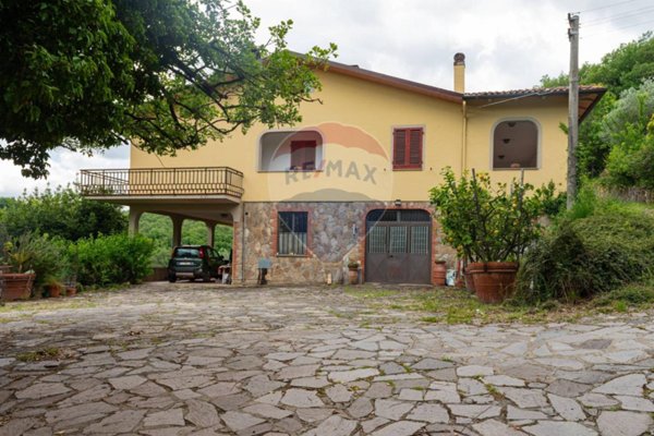 casa indipendente in vendita a Cavriglia in zona Neri