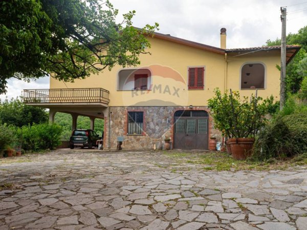 casa indipendente in vendita a Cavriglia in zona Neri