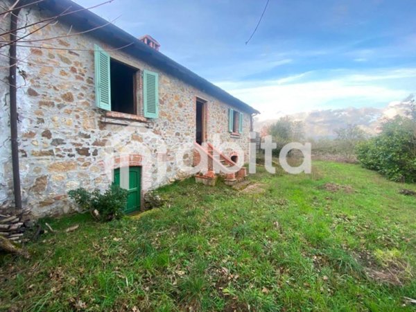 casa indipendente in vendita a Cavriglia in zona Castelnuovo dei Sabbioni