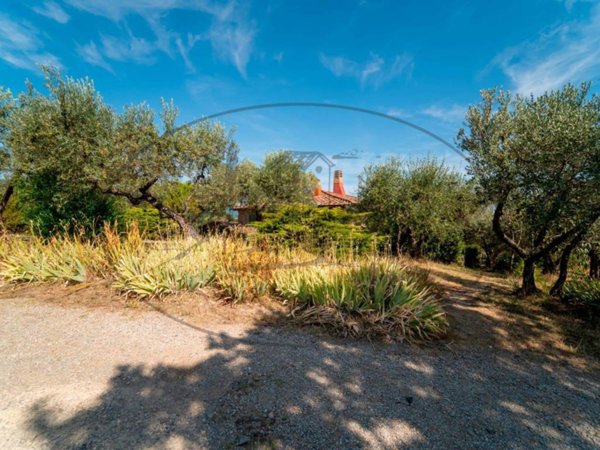 casa indipendente in vendita a Cavriglia