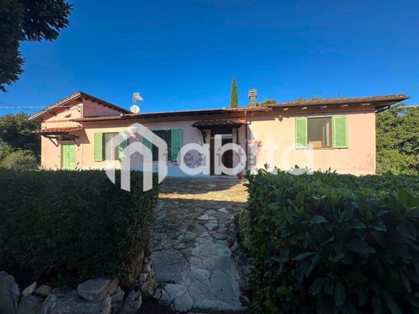 casa indipendente in vendita a Cavriglia