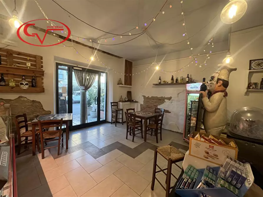 negozio in vendita a Cavriglia