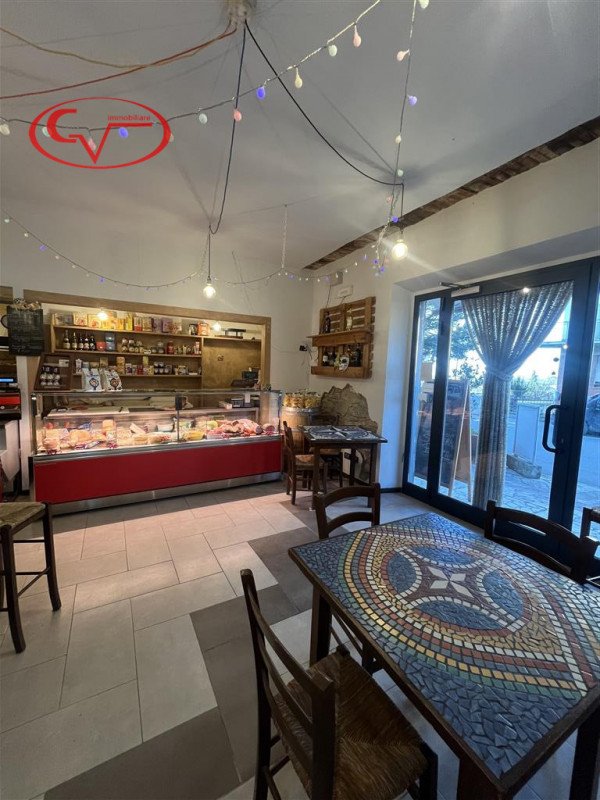 negozio in vendita a Cavriglia