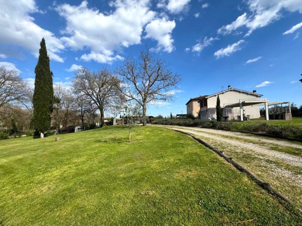 casa indipendente in vendita a Cavriglia