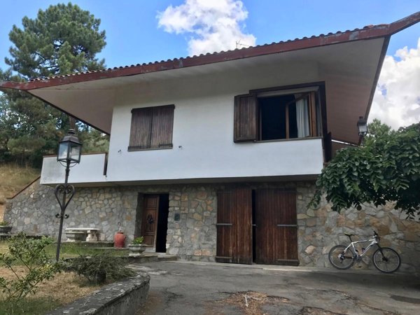 casa indipendente in vendita a Cavriglia