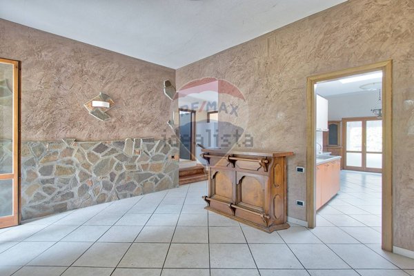 casa indipendente in vendita a Cavriglia