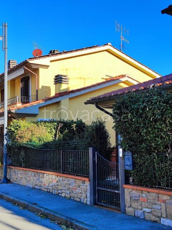 appartamento in vendita a Cavriglia in zona Neri