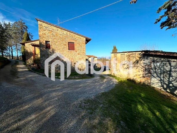 casa indipendente in vendita a Cavriglia