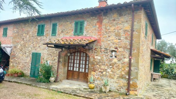 casa indipendente in vendita a Cavriglia