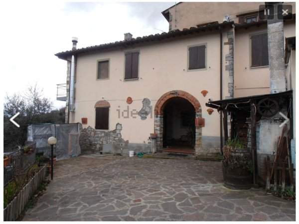 casa indipendente in vendita a Cavriglia