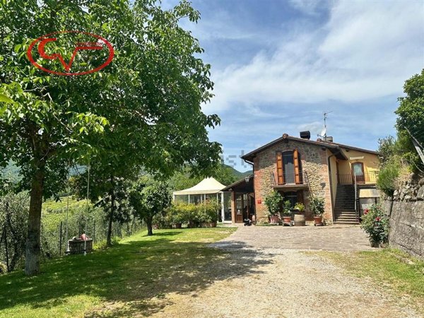 casa indipendente in vendita a Cavriglia