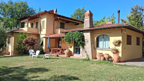 casa indipendente in vendita a Cavriglia