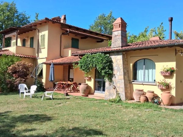 casa indipendente in vendita a Cavriglia