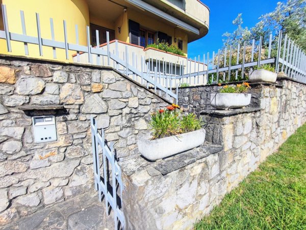 casa indipendente in vendita a Cavriglia