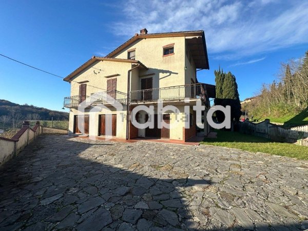 casa indipendente in vendita a Cavriglia