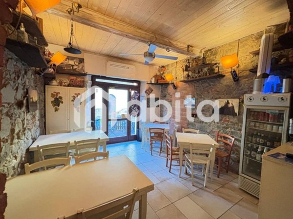 negozio in vendita a Cavriglia