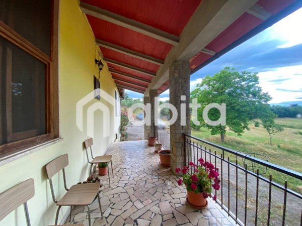 casa indipendente in vendita a Cavriglia