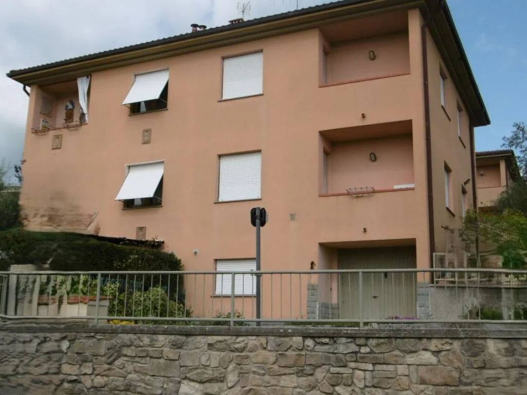 casa indipendente in vendita a Cavriglia