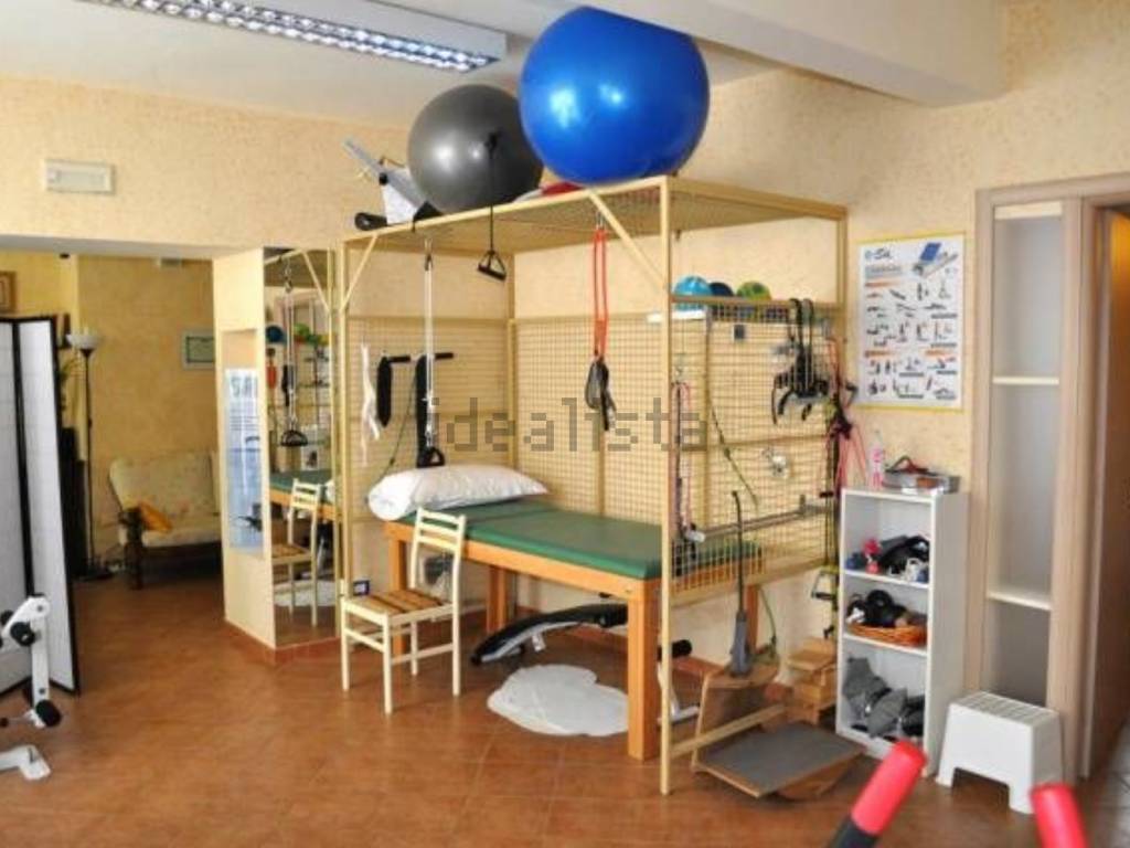 negozio in vendita a Cavriglia