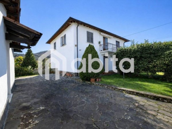 casa indipendente in vendita a Cavriglia