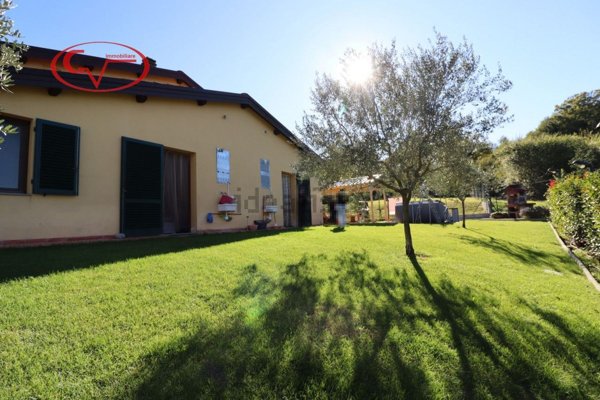 casa indipendente in vendita a Cavriglia