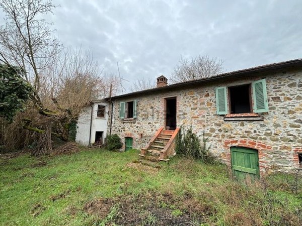 casa indipendente in vendita a Cavriglia