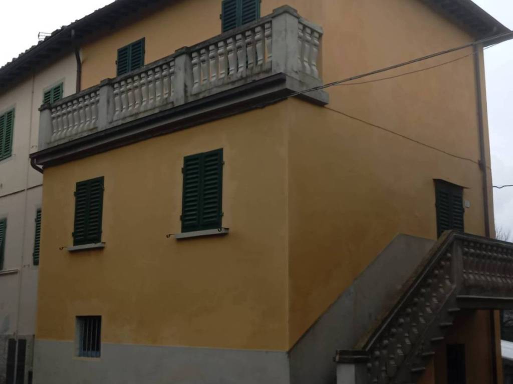 attico in vendita a Cavriglia in zona Montegonzi