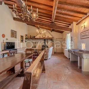 casa indipendente in vendita a Cavriglia