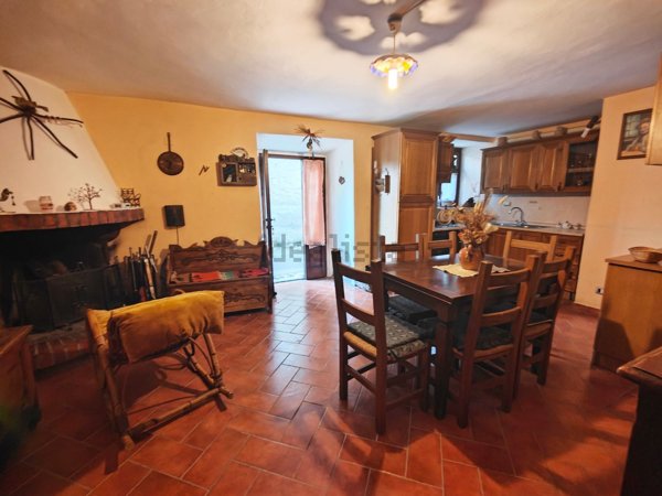 casa indipendente in vendita a Cavriglia in zona Montegonzi