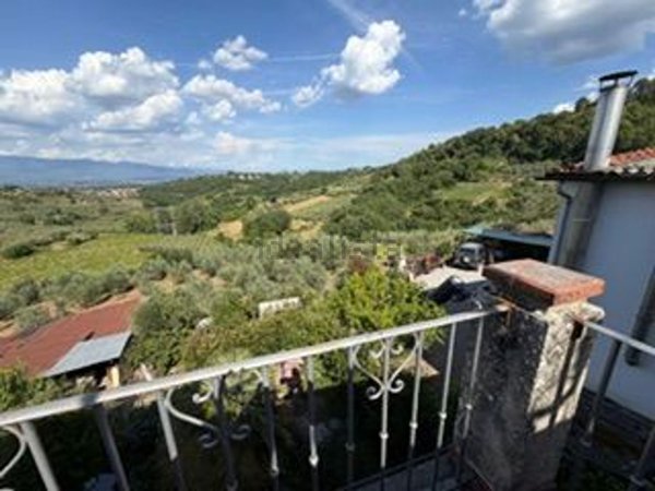 appartamento in vendita a Cavriglia in zona Montegonzi