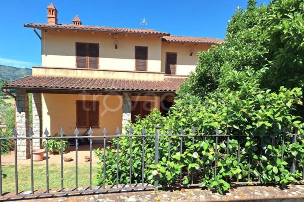 casa indipendente in vendita a Cavriglia