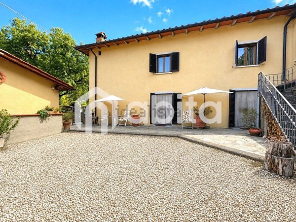 casa indipendente in vendita a Cavriglia in zona Vacchereccia