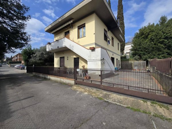 casa indipendente in vendita a Cavriglia