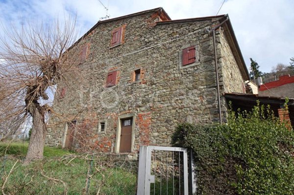 casa indipendente in vendita a Chitignano
